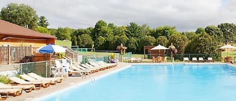 Indoor pool, outdoor pool