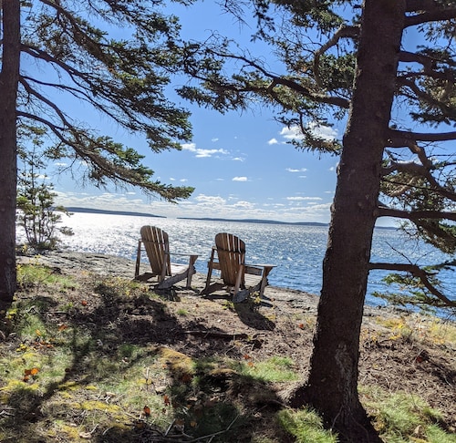 Pinelodge Cottage -waterfront cottage -Acadia National Park/Mount Desert Island 