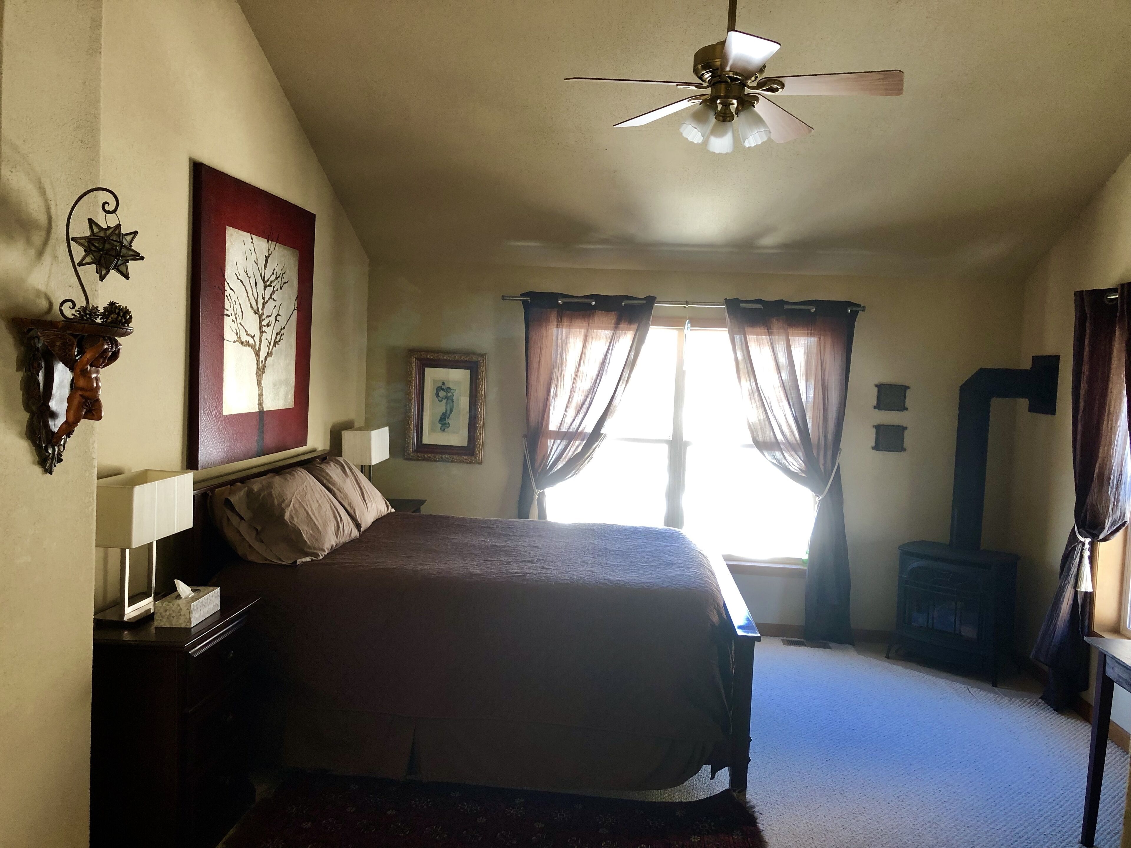 3 bedrooms, desk, iron/ironing board, WiFi