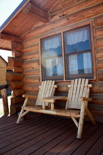 Scenic guest ranch with cozy cabin located between Cody, Wy and Yellowstone Park