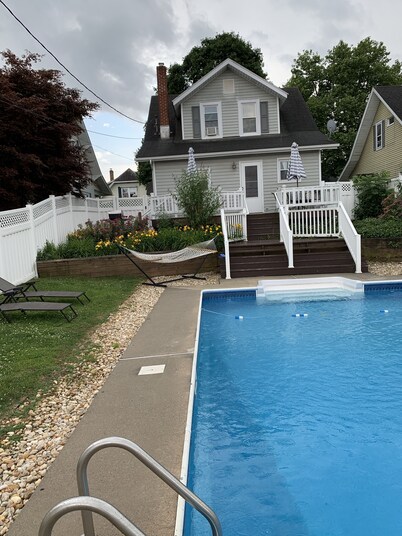 Cocoa Cottage with a Private in-Ground Pool