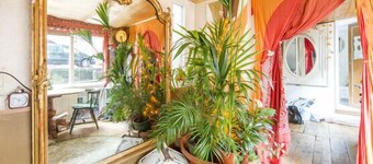 A houseboat in the old center