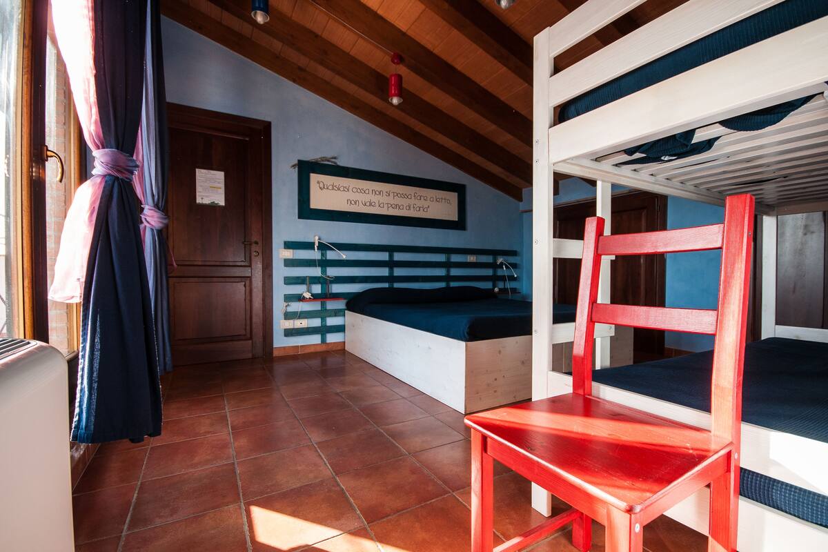 Soundproofing, free cots/infant beds, free WiFi, bed sheets