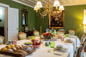 Free daily continental breakfast - Casa da Azenha (Lamego)