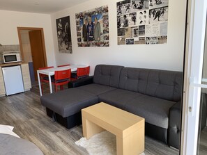 Studio | Living area | Flat-screen TV - Rudi Hiti Guest House (Bled)