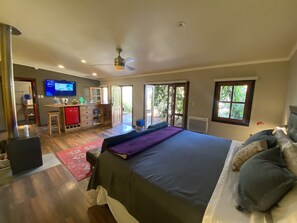 A1 Business Room | Egyptian cotton sheets, premium bedding, down comforters