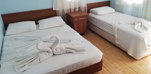 トリプルルーム | WiFi (無料)