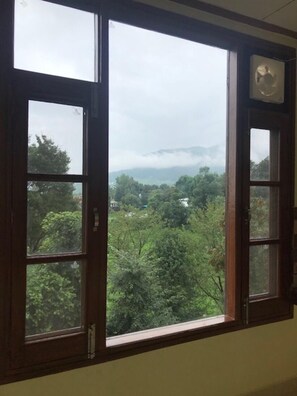 Interior - the sojourn (Dharamshala)