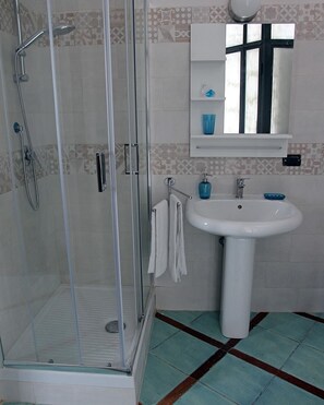 Bathroom - Residenza Malaterra (Naples)