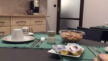 Petit déjeuner complet compris tous les jours