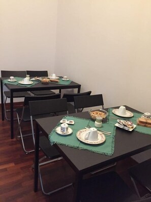 Free daily full breakfast  - Residenza Malaterra (Naples)