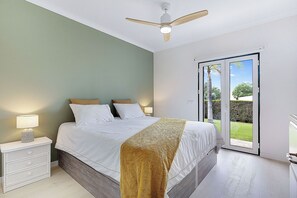 2 Schlafzimmer, Zimmersafe, Bügeleisen/Bügelbrett, Reisekinderbett