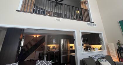 Stunning Muskoka Oak Bay Golf Course - Port Severn Townhouse sleeps 8 free wifi
