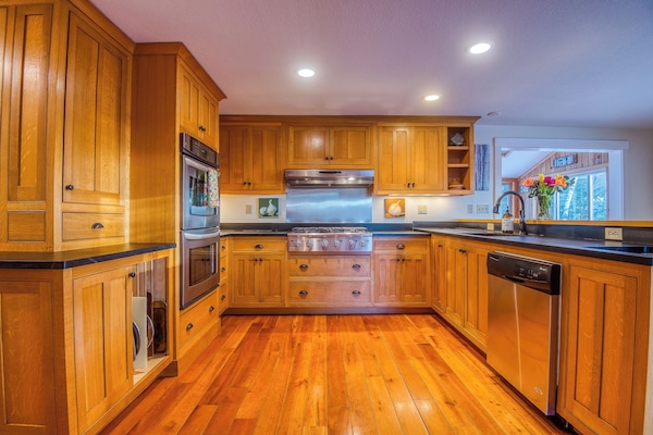 Frigorífic, microones, forn i placa de cuina