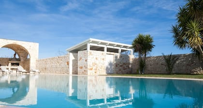 Trulli mit privatem Pool in Apulien für 8 Personen