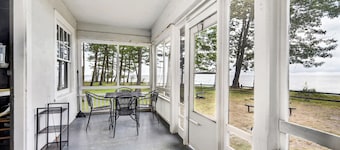 "The Ellen" Beach Cottage, Wifi, Sleeps 6, All Seasons, 60-Acre Estate Access