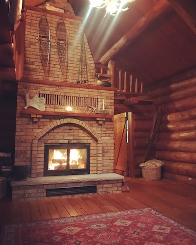 Ruhiges Blockhaus am See mit Unterrichts- und Atelierfläche für Exerzitien. 