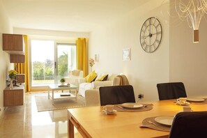 Dining - Ground floor apartment with amazing views-Fl8-1 (Ojen)