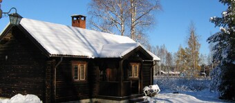 'Tomtebo' - kodikas järvinäkymä Gesundassa, Mora