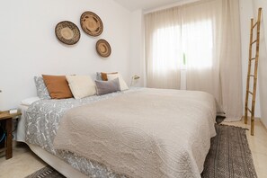 3 bedrooms, free WiFi, bed sheets