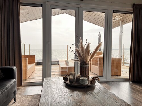 Luxury Holiday Villa ***** Markermeer Bovenkarspel directly on the Markermeer