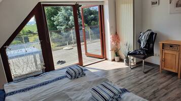 3 Schlafzimmer, Schreibtisch, Reisekinderbett, kostenloses WLAN