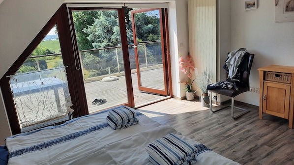 3 chambres, bureau, lit de bébé portatif, accès au Wi-Fi (inclus)