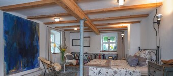 Historic Stohrerhof estate on Lake Ammersee with 1,000 m² garden for up to 11 people