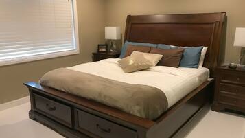 3 bedrooms, desk, iron/ironing board, free WiFi