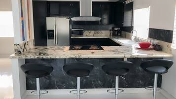 Fridge, microwave, oven, stovetop