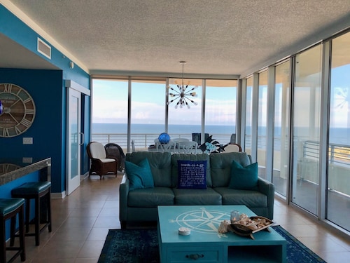 Floor To Ceiling Windows Overlook The Gulf of America's Pristine White Beaches 