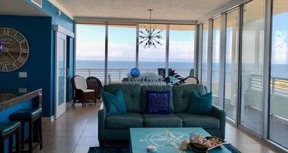 Lattiakattoikkunoista on näkymät Meksikonlahden turmeltumattomille valkoisille rannoille