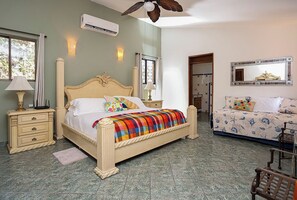 3 bedrooms, desk, iron/ironing board, travel cot