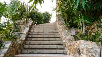 Enceinte de lâhĂ©bergement