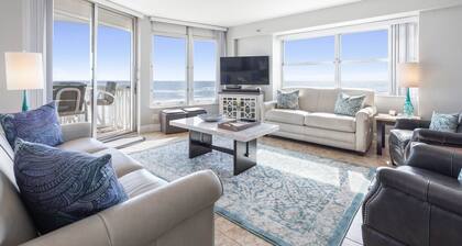 Oceanfront 3BR-3BA-No-Drive Beach-Private Balcony-Sleeps 8-3rd Floor VanLee306