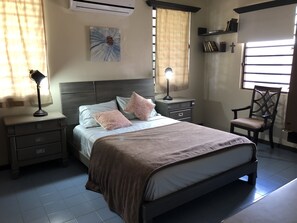 5 bedrooms, desk, iron/ironing board, travel cot