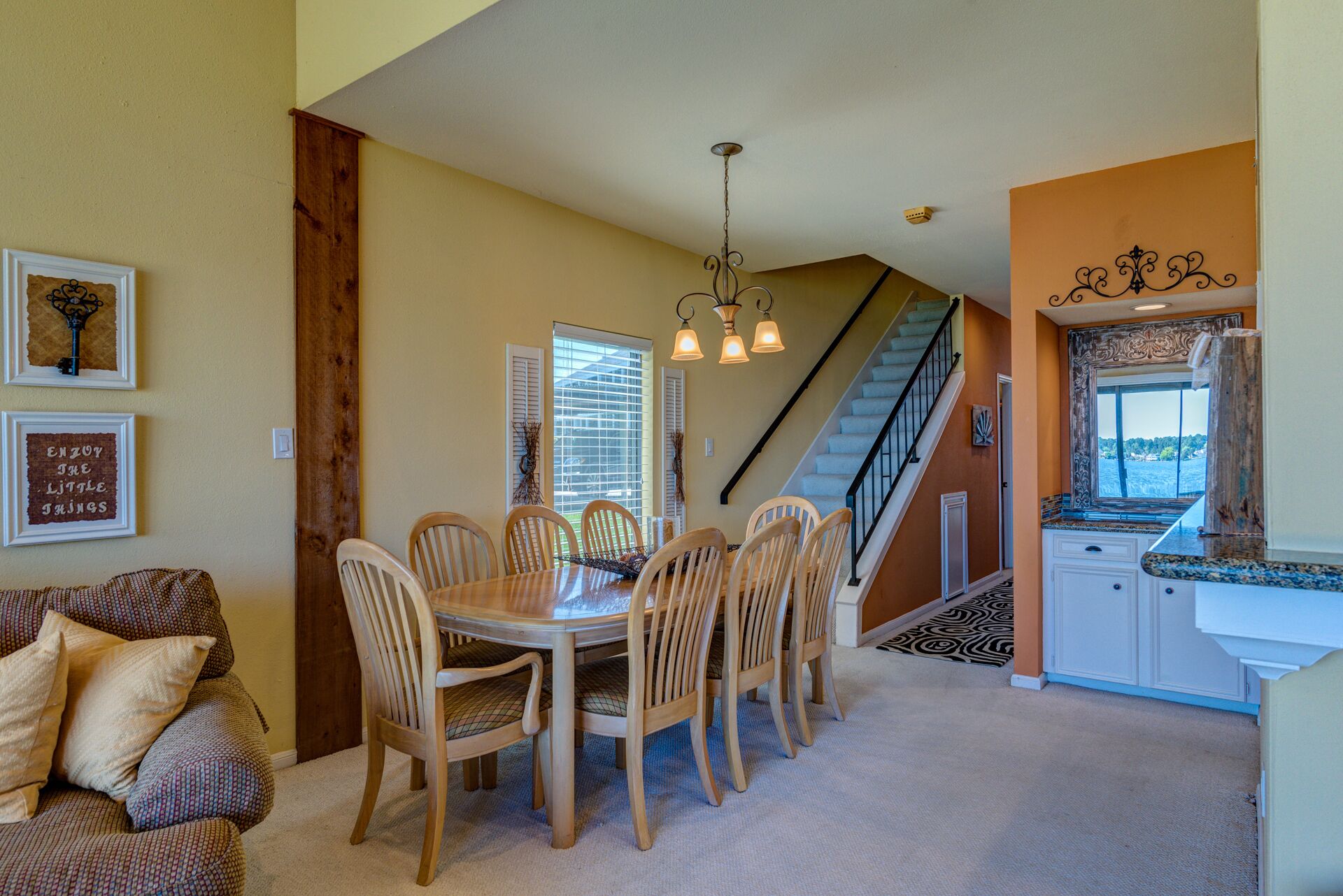 Waterfront Condo  With Amazing View Of Sunrise, Sunset And Expansive Open Waters - Conroe, TX