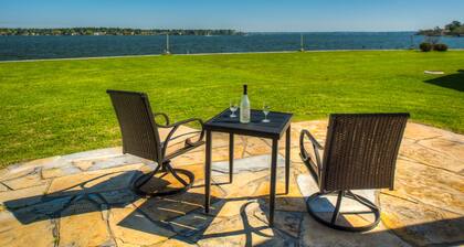 WATERFRONT CONDO WITH AMAZING VIEW OF SUNRISE, SUNSET AND EXPANSIVE OPEN WATERS