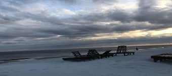 Condeaux Beach V~Across From HANGOUT & Beach!~Free Parking~WALK Everywhere!!