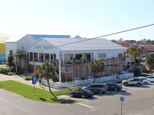 Condeaux Beach V~Across From HANGOUT & Beach!~Free Parking~WALK Everywhere!!