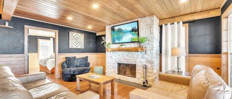 Televisión, chimenea