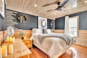 4 bedrooms, iron/ironing board, WiFi, bed sheets