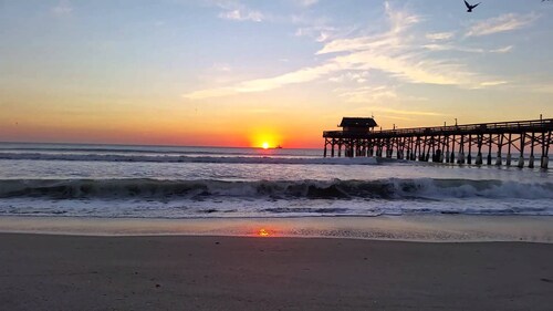 Cozy Condo Retreat.Close to Beaches/Disney/NASA.Tranquil Large Pool/Jacuzzi area