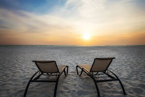 In Strandnähe, Liegestühle