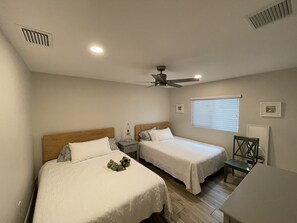 2 bedrooms, iron/ironing board, WiFi, bed sheets
