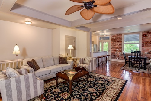 Downtown Hendersonville Loft with private balcony overlooking Main Street. 