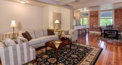 Downtown Hendersonville Loft with private balcony overlooking Main Street.