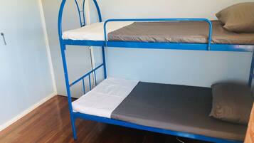 3 soveværelser, premium-sengetøj, skrivebord, lydisolering