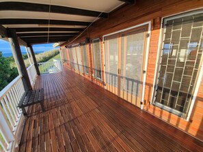 House, 3 Bedrooms | Balcony