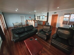 Vila conforto, várias camas, acessível | Cozinha privada | Fogão, cooktop, panela elétrica de arroz